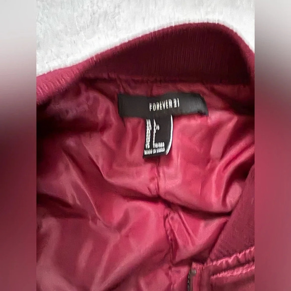 Forever 21 Bomber Jacket Shiny Burgundy Ruched Sleeve Lightweight L - Picture 3 of 4